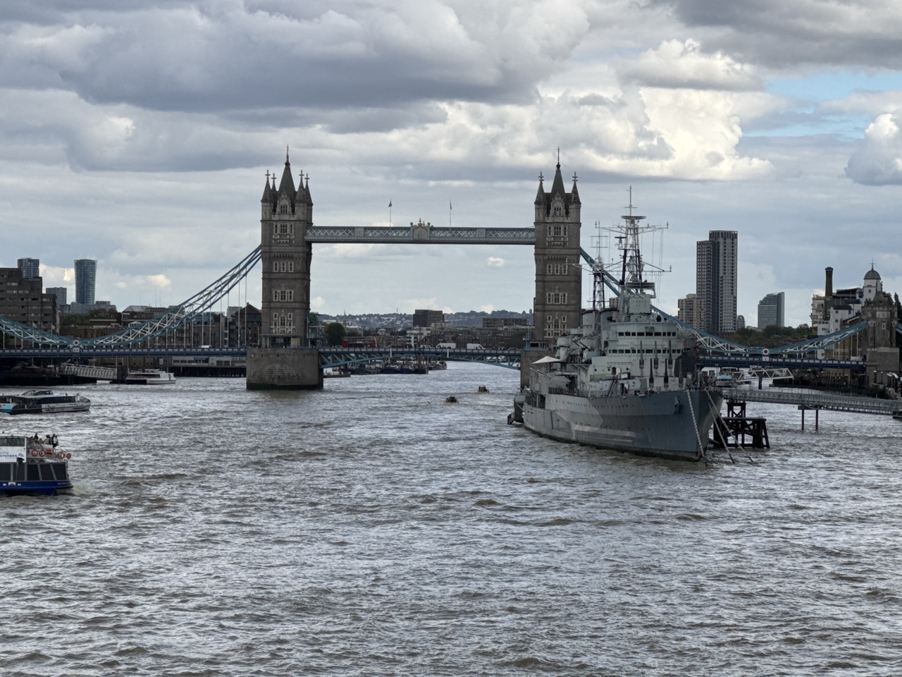Public photograph for One Minute Standing On London Bridge